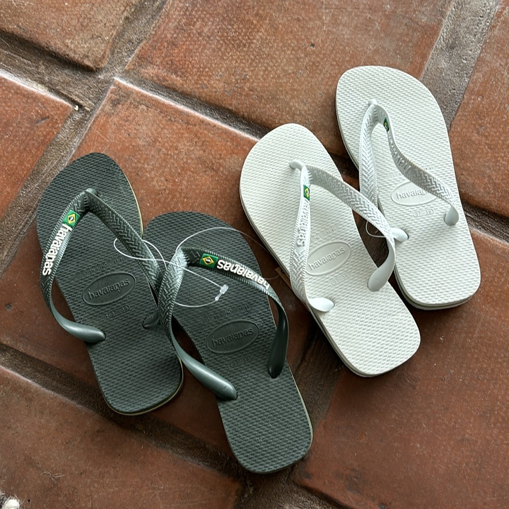 2 pairs: Havaianas Brazil Flag Logo Rubber Flip Flops
